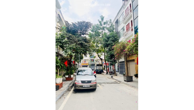 Khu vực Nguyễn Sơn 12 tỷ 60m phân lô ô tô kinh doanh nhỏ,Long Biên